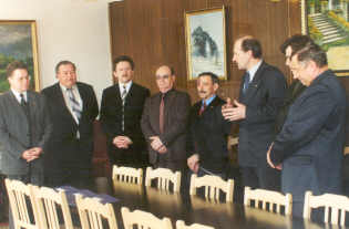 Подписание договора о сотрудничистве между НовГУ, профессиональным лицеем №1, профессиональным училищем №17, и комитетом по образованию, молодежной политике, физической культуре и спорту админитсрации Великого Новгорода.