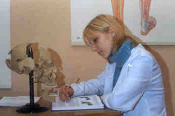 Лена Васильева, 1-й курс. Будущий врач общей практики