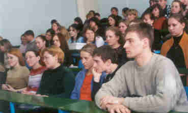 Все участники конкурса пришли сос своими группами поддержки