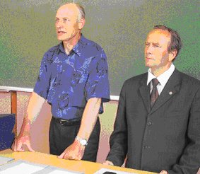 ИТФ: последние напутственные слова декана В.Г.Малинина и зав кафедрой автотранспорта А.М. Абрамова