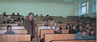 Т.Шмелева и студенты обсуждаю фильм о Феофане Прокоповиче