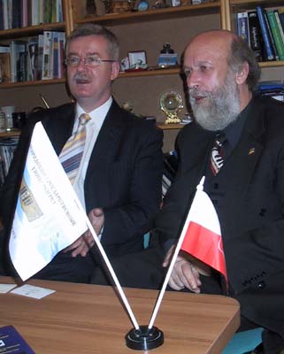 Г-н Ярослав Дрозд (слева) и проректор по МС В.Н.Зеленин