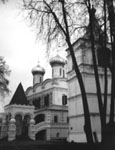 Ипатьевский монастырь, сыгравший огромную роль в русской истории. Снимок сделан Н.В. Солониковым во время посещения Костромы авторами статьи.