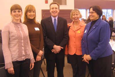 Е.Г. Луковицкая (вторая справа) на встрече с мэром Блумингтона (в центре).