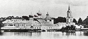 Менялся облик нтония - менялся и облик Антониева монастыря. Антониев монастырь с фотографии начала XX века.