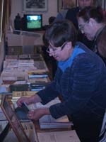 Директор музея НовГУ Л.А. Вавилова.