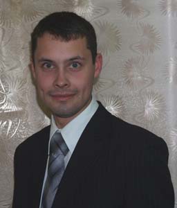 Есть реальный шанс выиграть грант у молодого преподавателя юридического факультета Анатолия Гусева. Он не только преподает, но активно занимается научной работой, курирует студенческую науку. Главное - подать заявку на конкурс.