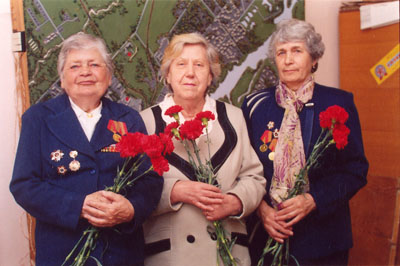 Наши университетские ветераны Великой Отечественной войны (слева направо): М.А. Иванова, А.Г. Любимова и К.И. Абрамова.