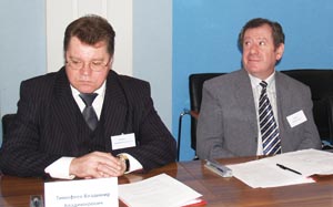 Слева направо: Начальник УСПО В.В. Тимофеев и проректор по МД НовГУ М.Н. Певзнер.