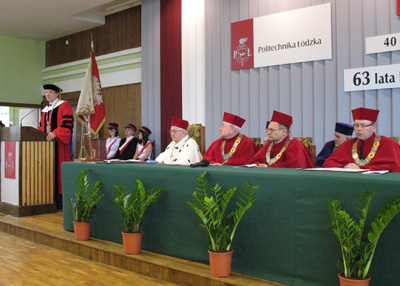 Доклад делает президент НовГУ А.Л. Гавриков.