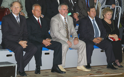 Президент НовГУ А.Л. Гавриков, губернатор области С.Г. Митин, ректор НовГУ В.Р. Вебер, председатель комитета образвоания области В.Н. Аверкин и директор ИСХПР А.М. Козина (на фото слева направо).