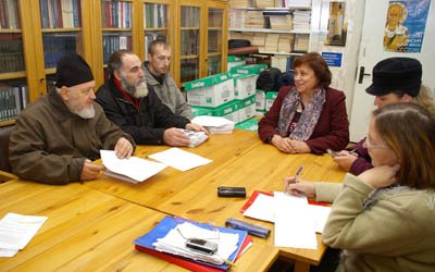 Узнав о Центре, в ИГУМ постоянно приходят краеведы. На прошлой неделе отец Николай рассказывал здесь об истории Коростыни и Шелонской битвы.