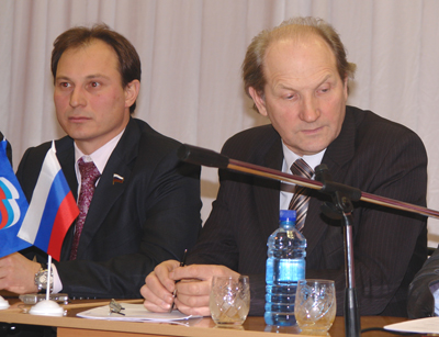 В.А. Головнев (слева) и А.Л. Гавриков.