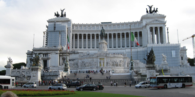 Монумент независимости Италии (Викториан), прозванный остроумными римлянами 