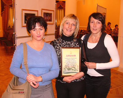 На фото (слева направо): Ирина Смирнова, Елена Барканова (гл. редактор) и Елена Ипатова.