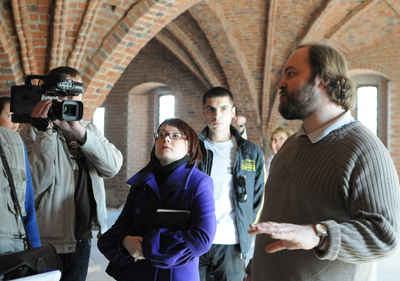 Новгородские журналисты внимательно слушали Д.Е. Яковлева (на фото справа).
