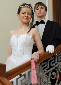 Участники бала студенты 4 курса, брат и сестра Илья и Елена Лебедевы.